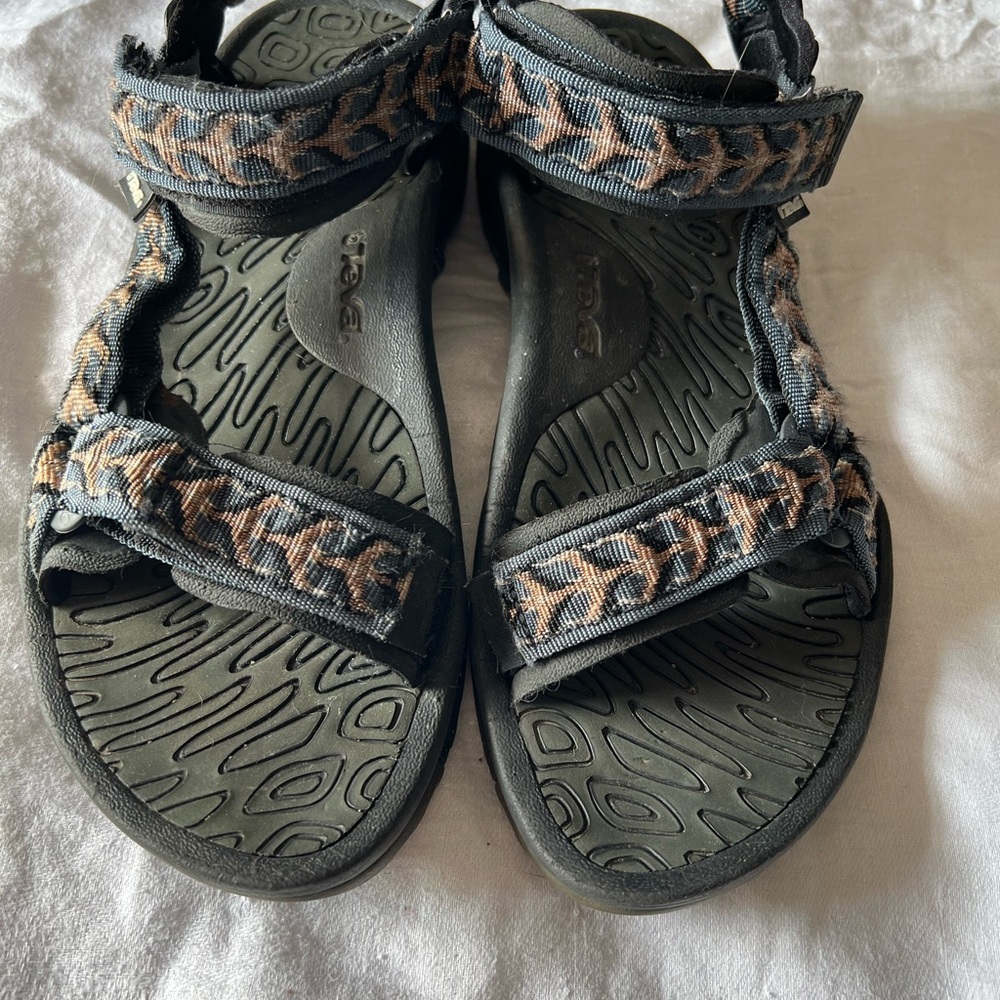 Teva Black and Tan Outdoor Sandals with Adjustable Straps - Picture 4 of 7